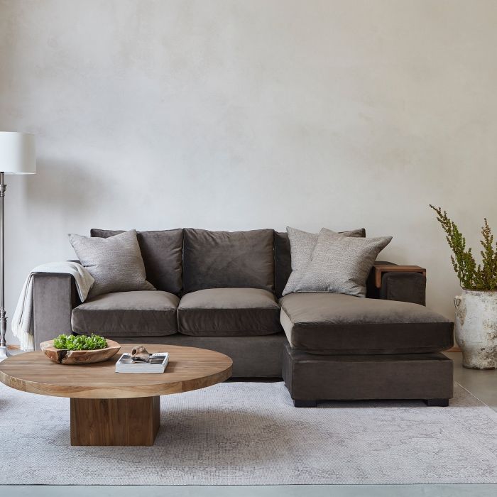 Manhattan Sofa With Chaise