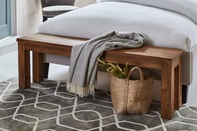 3 reasons why you need a wooden bench in your home