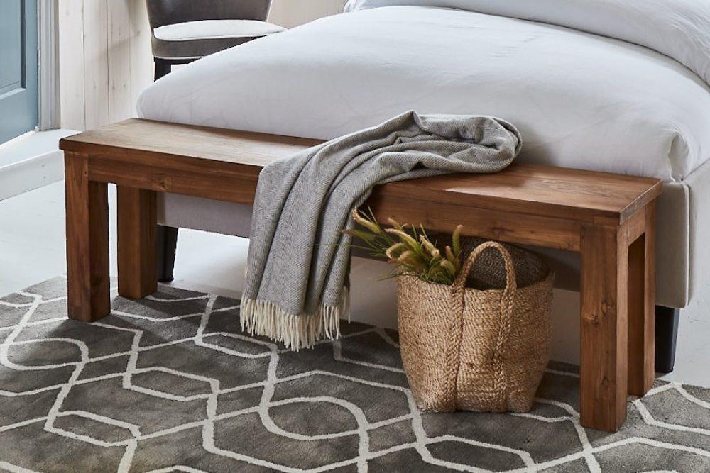 3 reasons why you need a wooden bench in your home